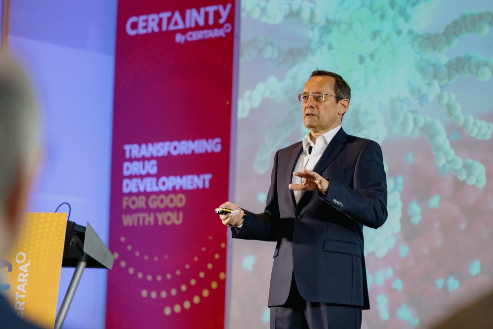 Stefan Platz speaking on stage